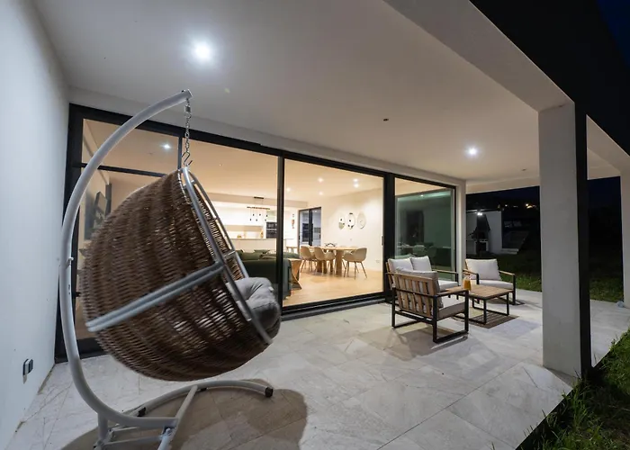 Villa Auréa House - 4br Azores With Ocean View, Bbq&ac Feteiras